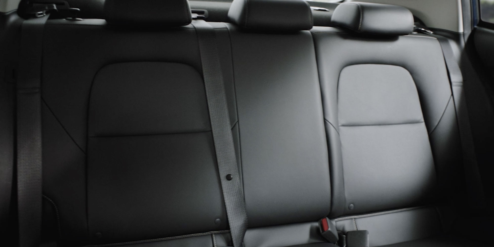Asientos traseros abatibles 100% con división 60/40.